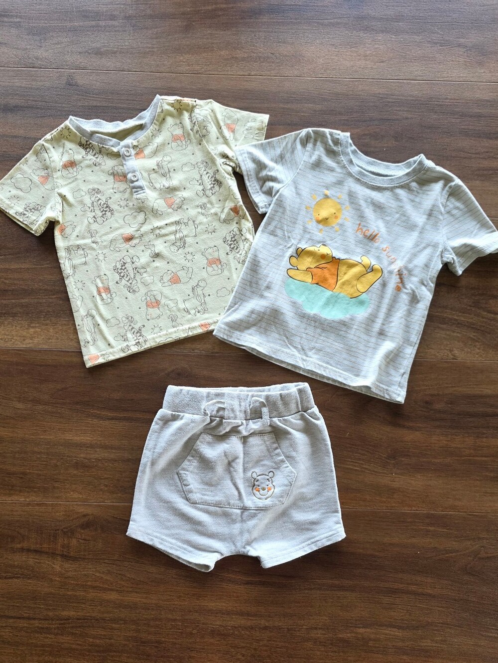🐝 Winnie-the-Pooh Play Clothing Outfit SIZE: 24 Months 🍯